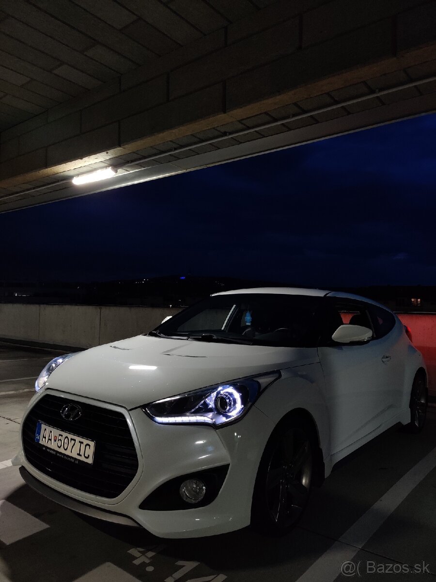 Hyundai Veloster Turbo - 4