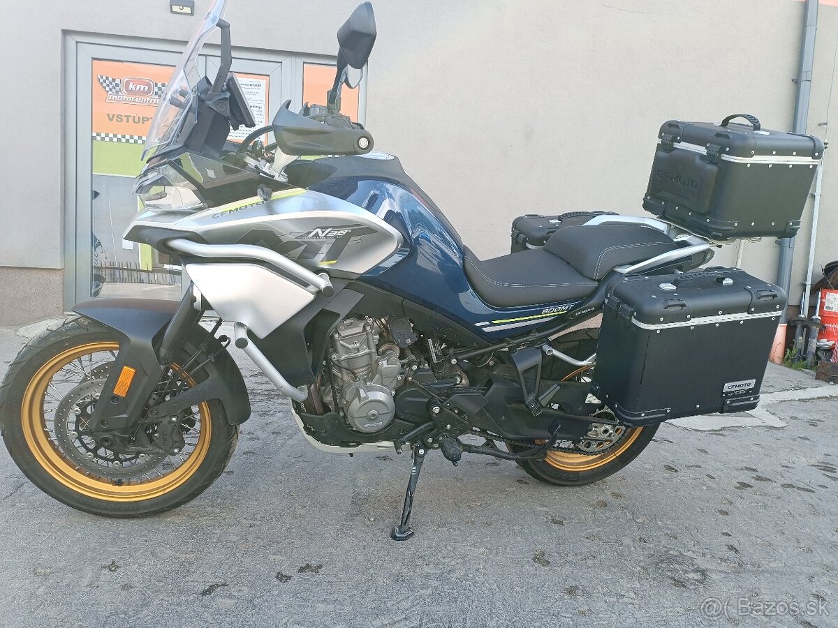 CF Moto 800 MT