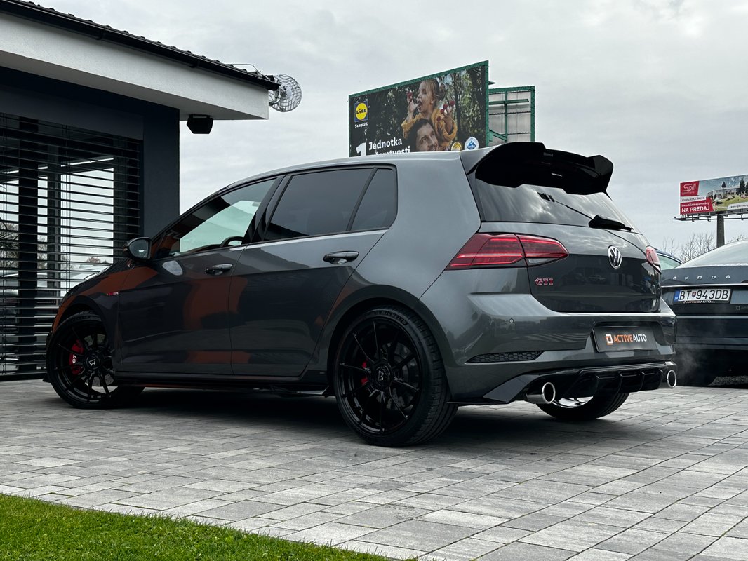 Volkswagen Golf GTi Performance 2.0 TSi DSG - 4