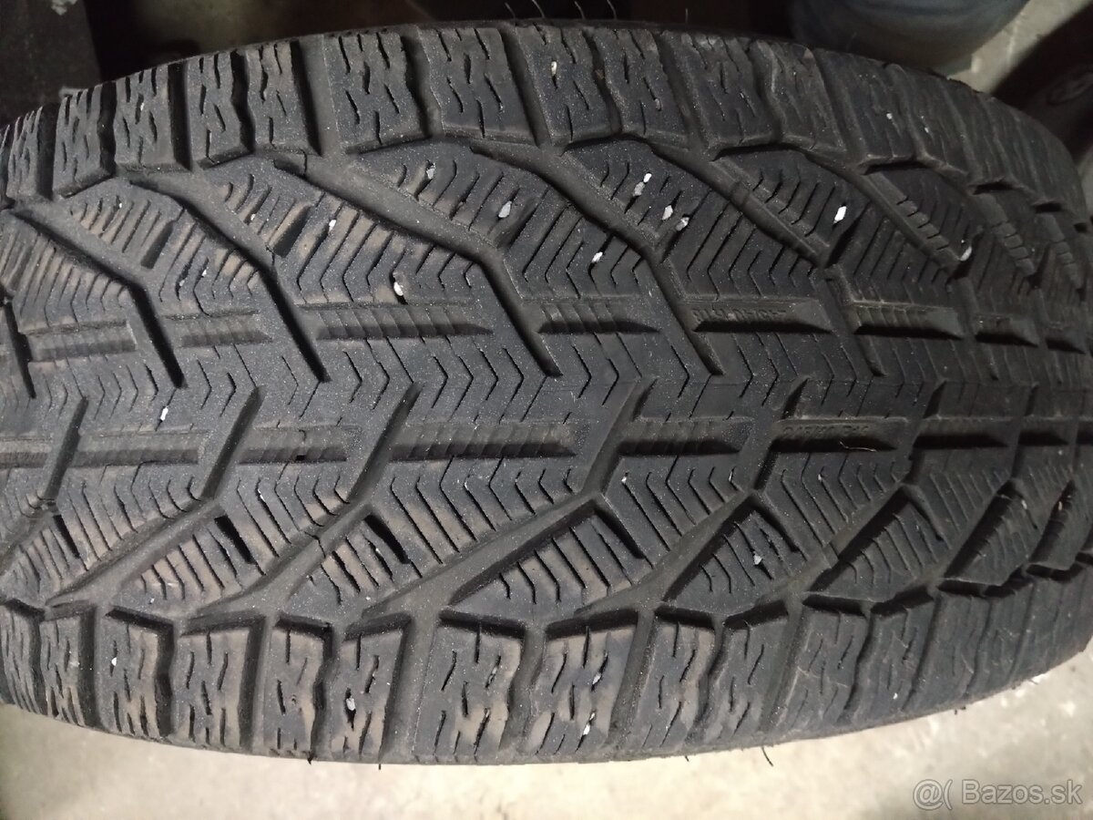 245/40 R18 - 4