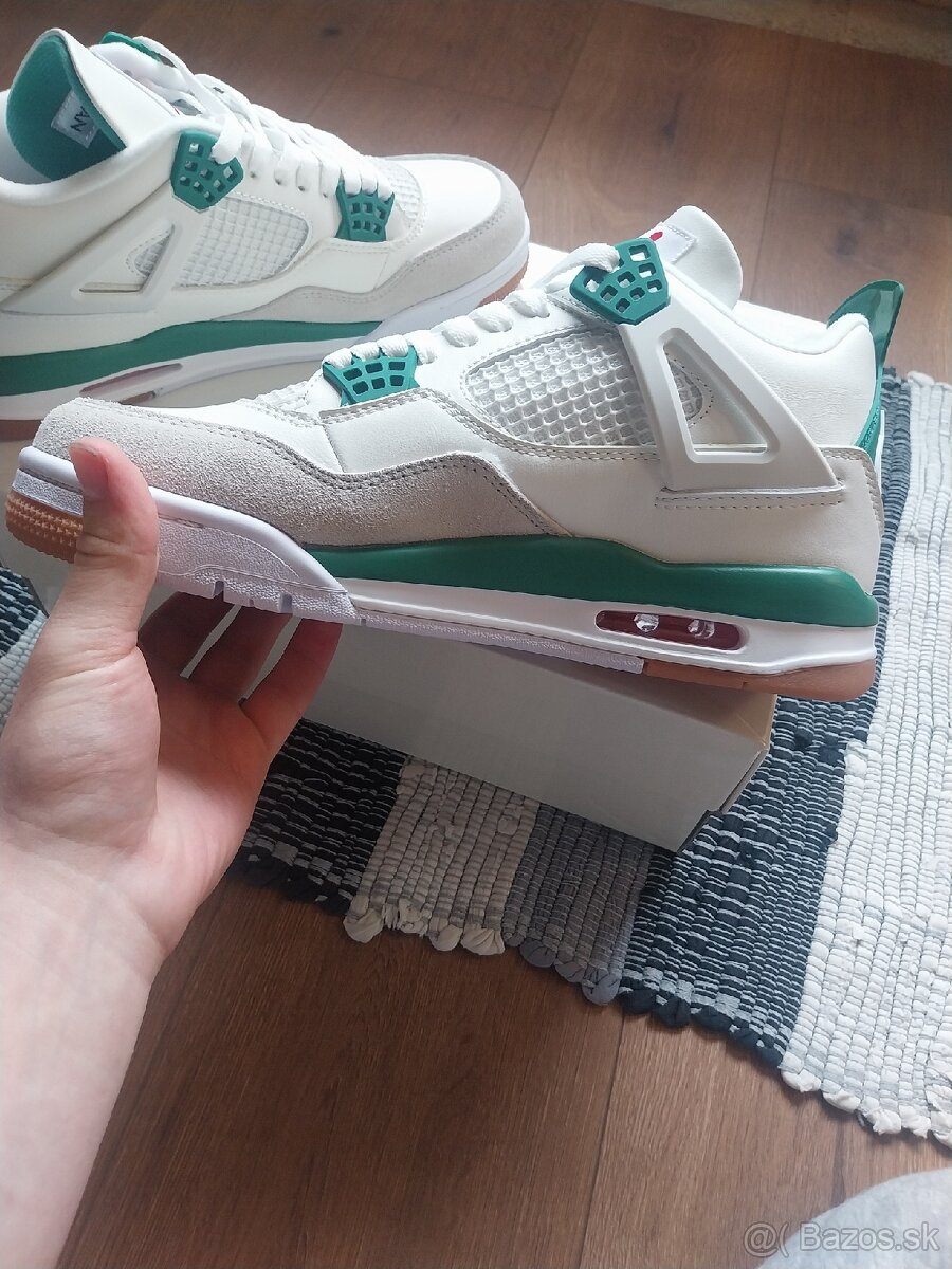 Jordan 4 Retro Pine Green - 4