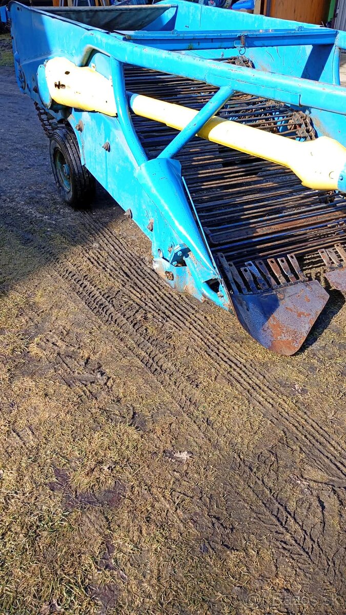 Vyorávač brambor TEK, pěkný stav, 2 kusý do výběru - 4