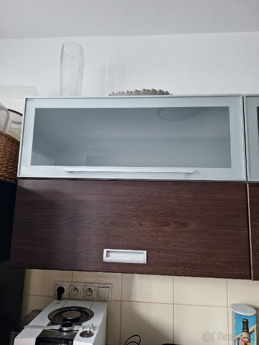 Vrchné skrinky kuchynskej linky - 4