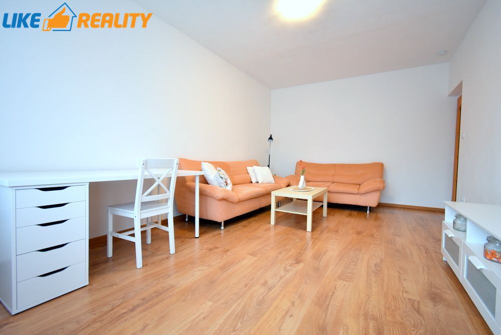 Prenájom 2 izbového bytu Centrum, ul Holubyho - 4