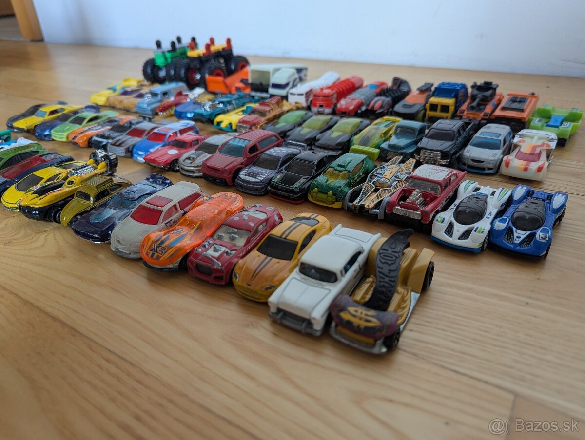 Hot Wheels - 64 autíčok (použité) - 50 € - 4