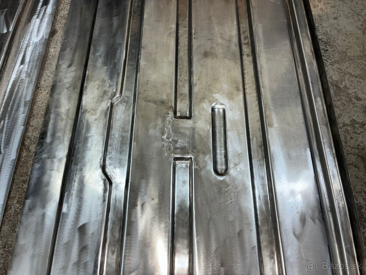 Podlaha Tatra 603 - 4