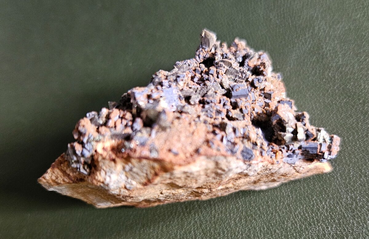 Polymetál: chalkopyrit, sfalerit, galenit, kalcit, krem.z BŠ - 4