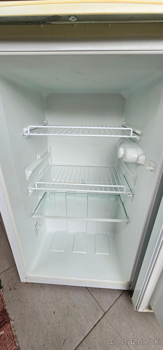Predám chladničku Zanussi - 4