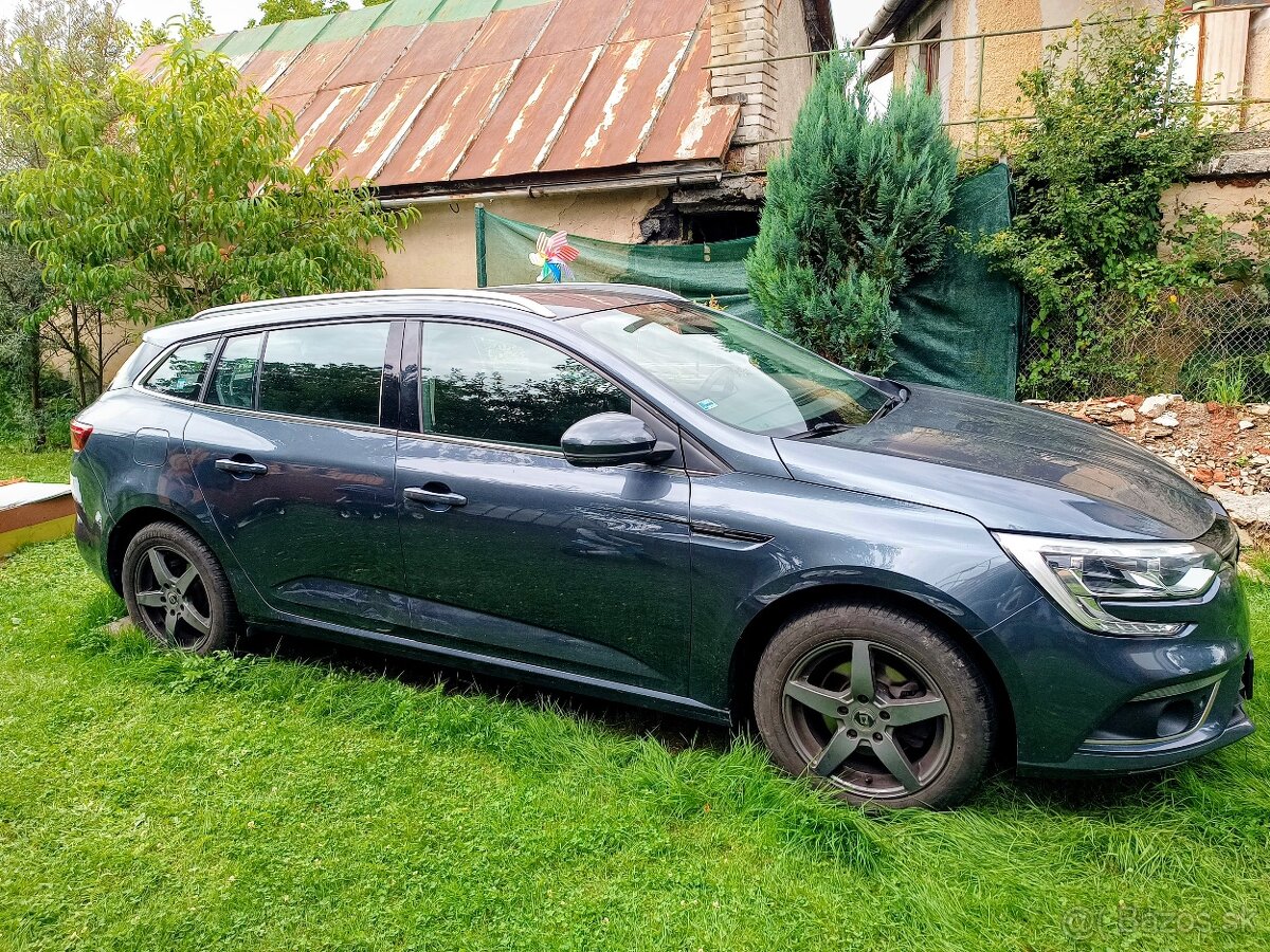 Renault megane IV Grandtour 2017 1.5dci - 4