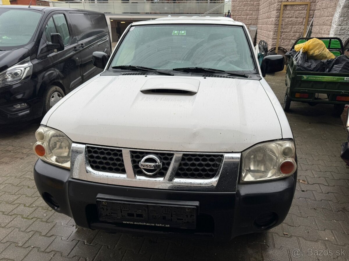 NISSAN NAVARA 2,5TD 4X4 KLÍMA ŤAŽNÉ 2006 ROK RÁM AKO NOVÝ - 4