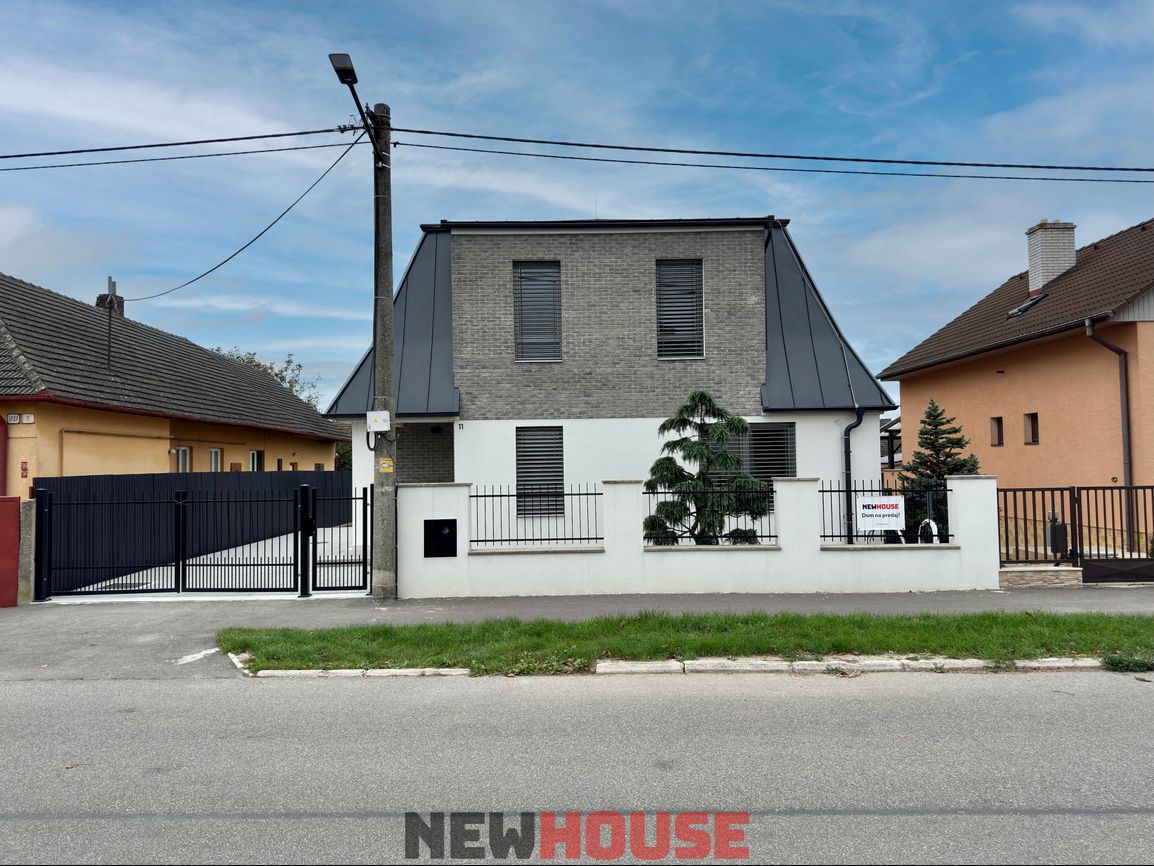 Skolaudovaná novostavba – 5i Rodinná vila BISKUPICE - 4