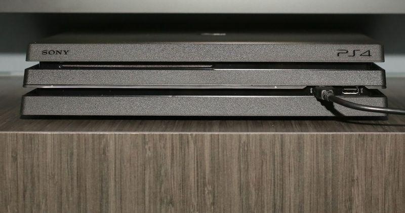 Ps4 PRO 1TB Black perfektný stav - 4