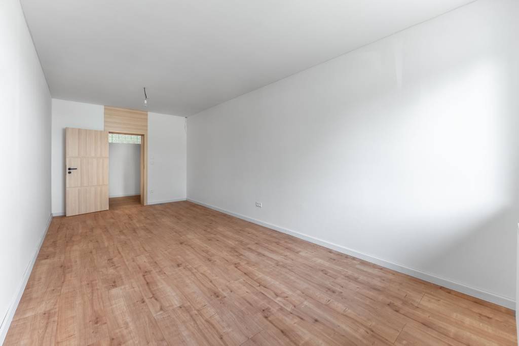 Jedinečný 4-izbový byt, 132m2 pri centre mesta s terasou - 4