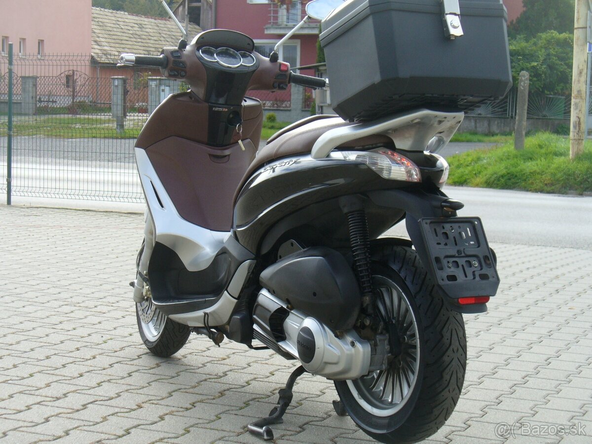 Piaggio Beverly 125 i - 4