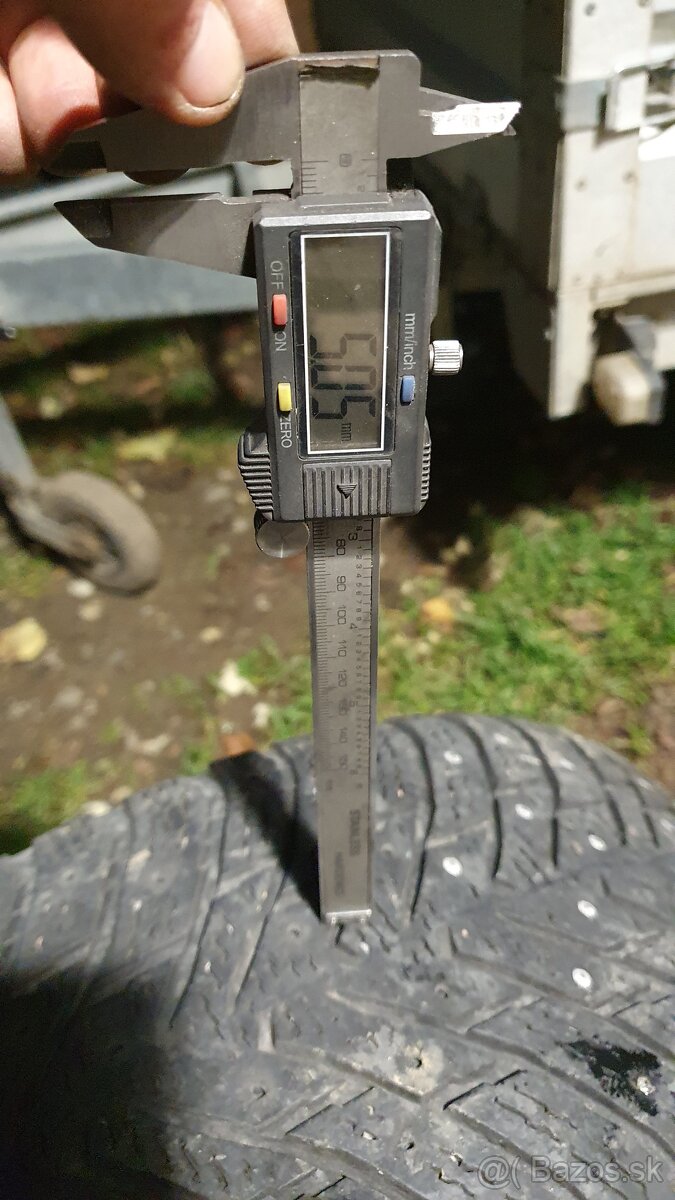 Zimné pneu 225/45 R18 s hrotmi 4KS - 4