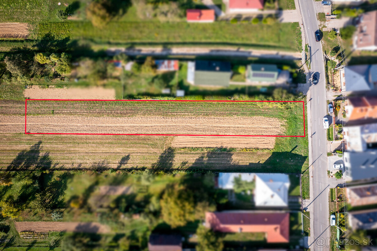 Krásny pozemok na predaj v strede obce - 4