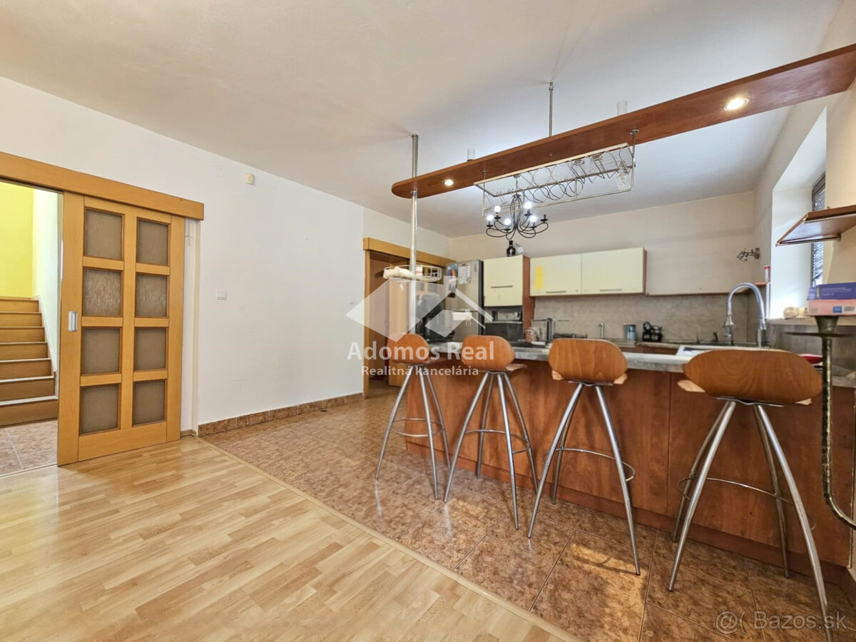 7-IZBOVÝ RODINNÝ DOM S BAZÉNOM - SEČOVSKÁ POLIANKA - 4