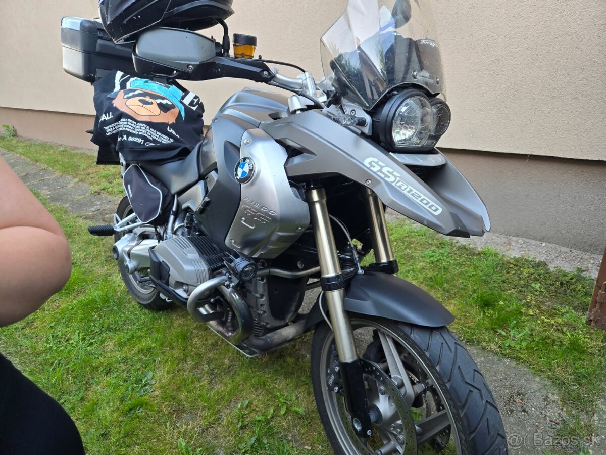 Súrne predám BMW - 4