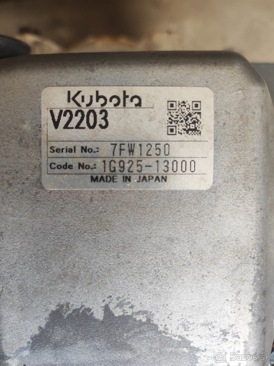 Kubota 4valec motor - 4