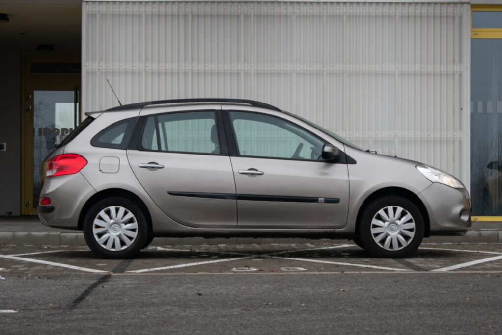 Renault Clio Grandtour 1.2 SK / 1.majiteľ - 4