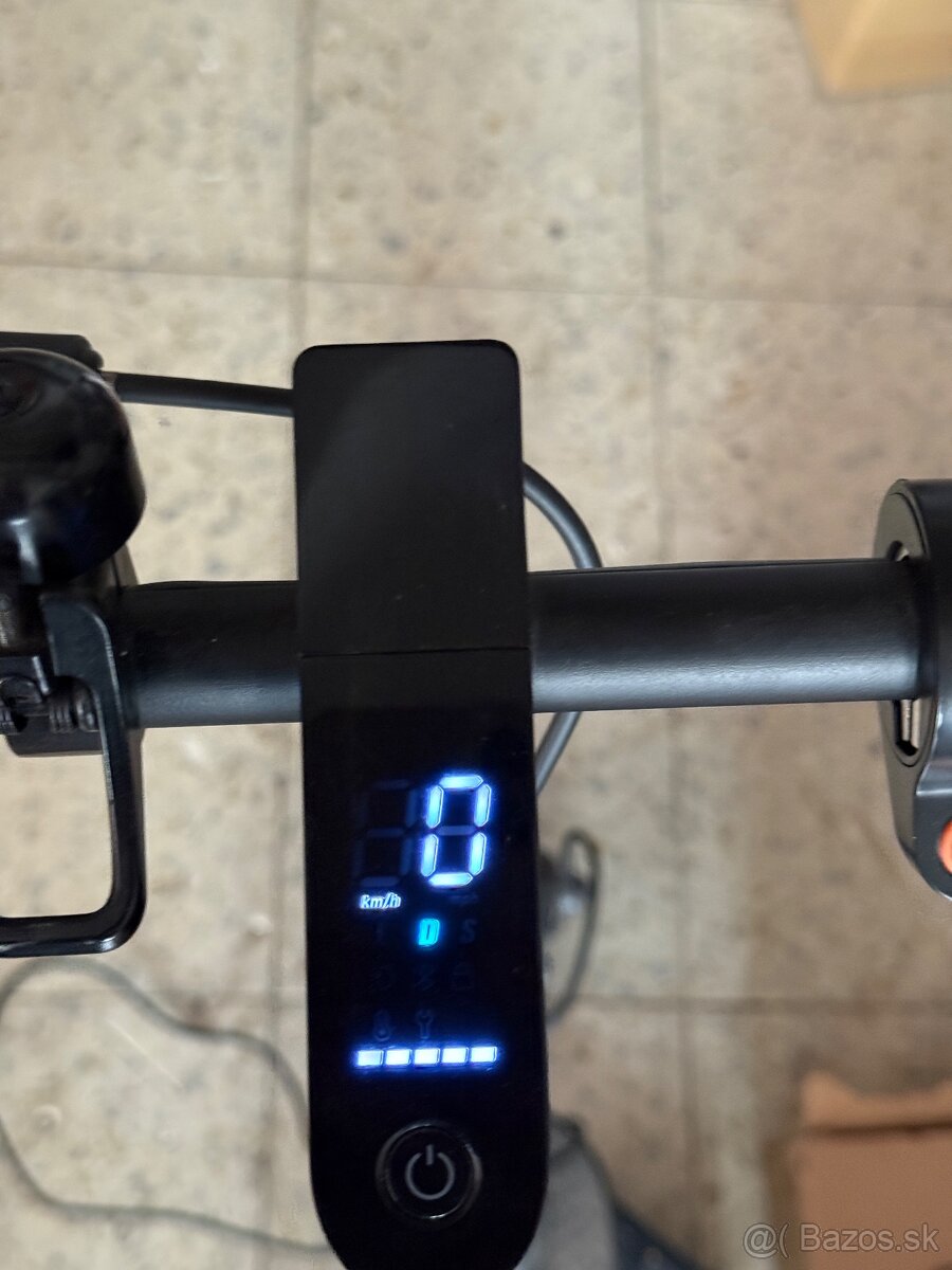 Xiaomi Mi Electric Scooter Essential - 4