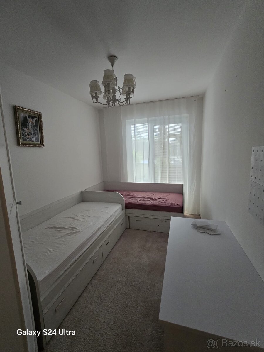 Byt 3-izbový - 4