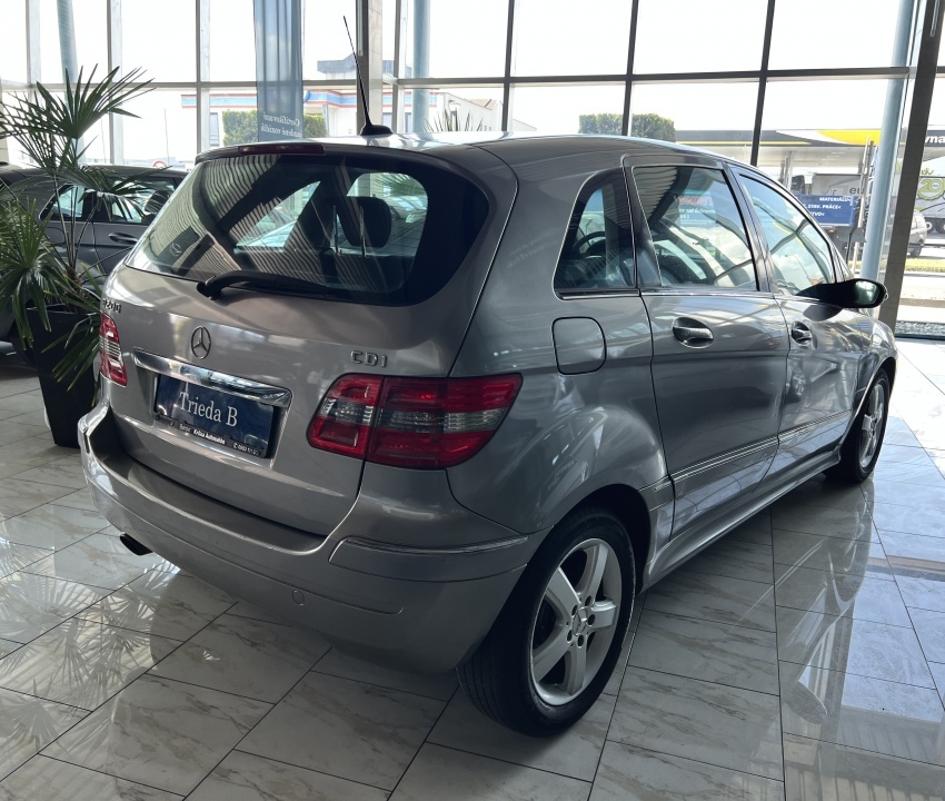 Mercedes-Benz B200CDI Automatik, 12.mes.záruka, jazdené - 4