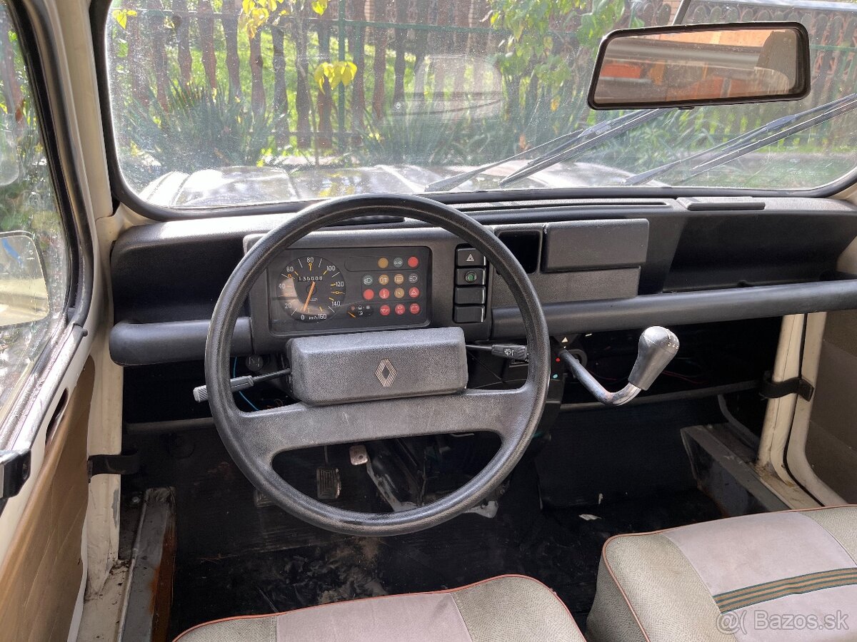 Renault R4 / 112C - 4