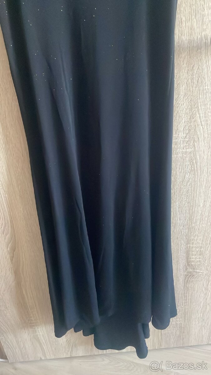 Čierne spoločenské šaty - 4