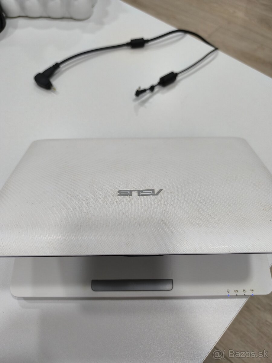 ASUS EEE - 4