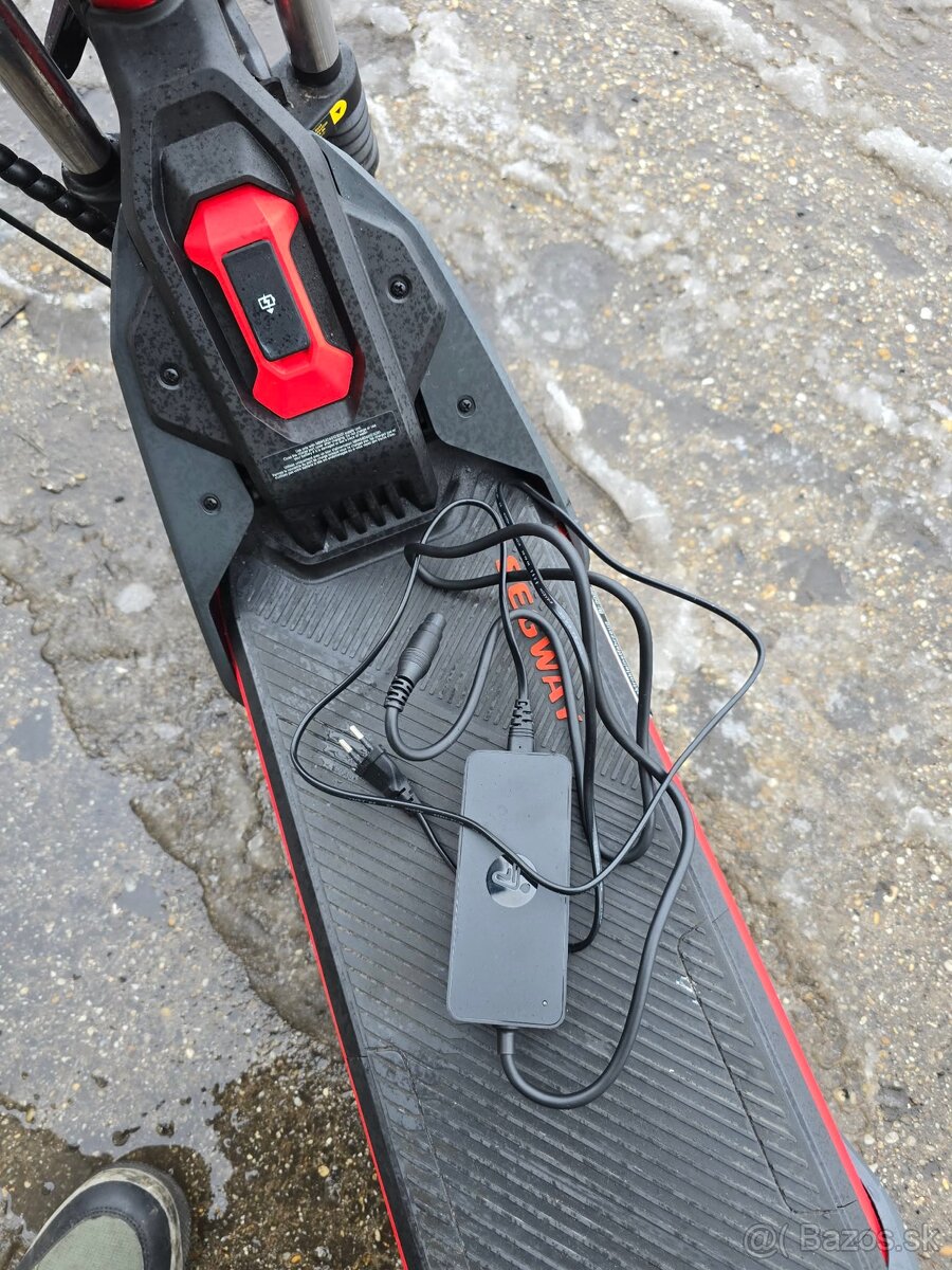 Elektrická kolobežka Segway ZT3 Pro E - 4