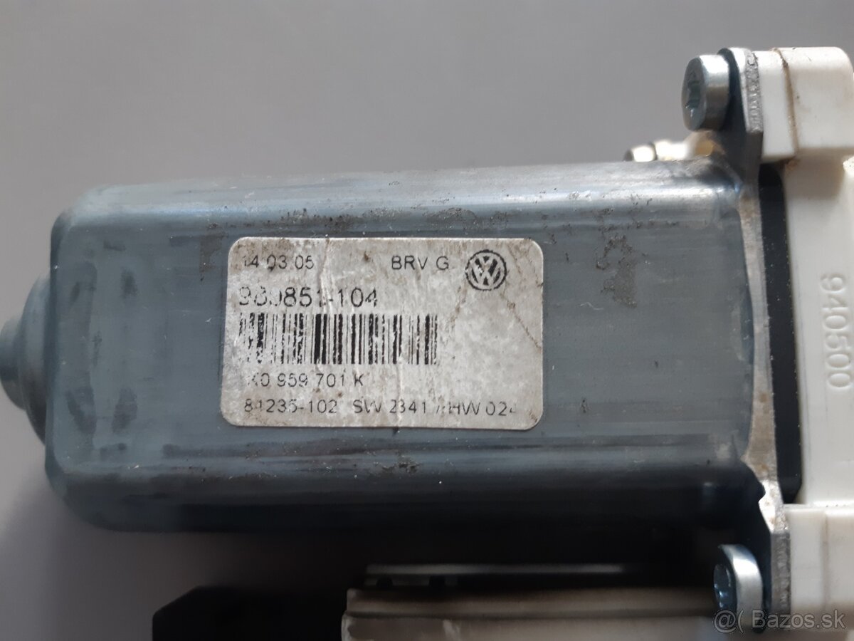 ľavý predný motorček golf V , passat B6 , octavia 2 - 4