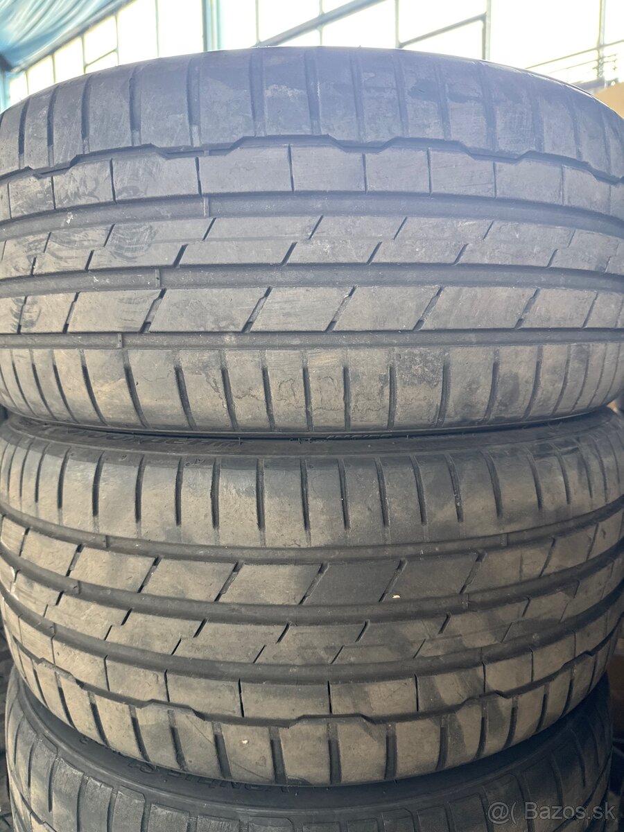 Hankook 225/35 R19 - 4