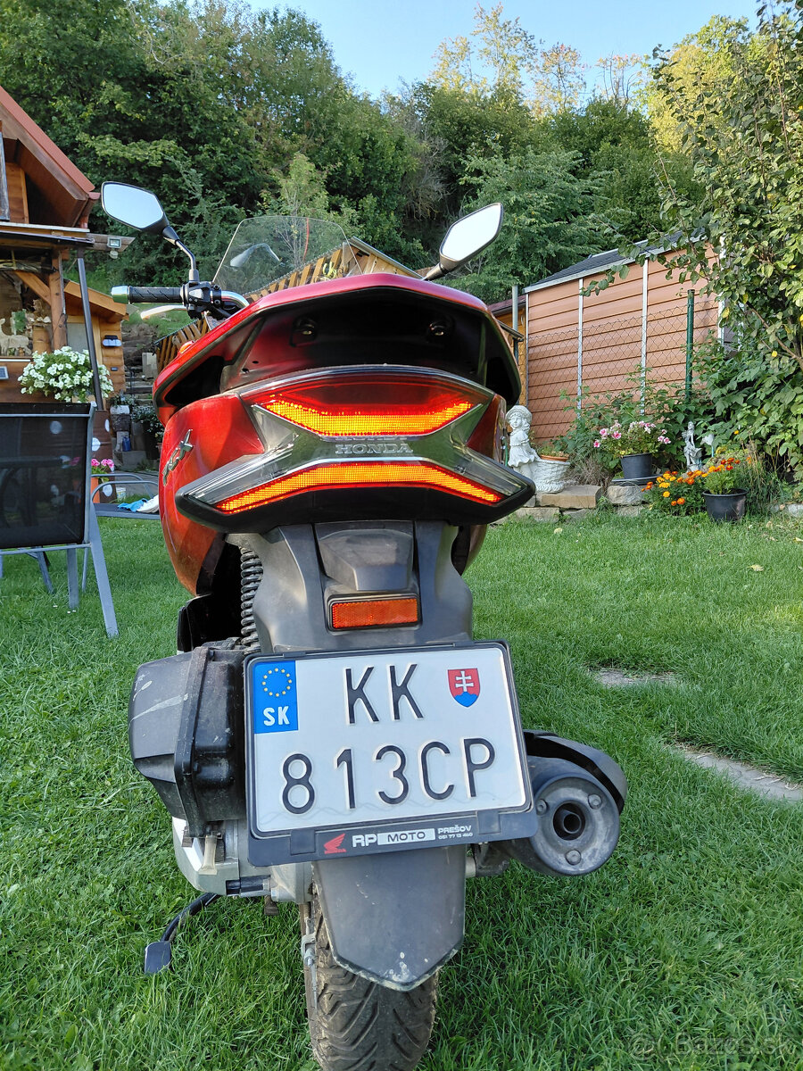 HONDA PCX - 4