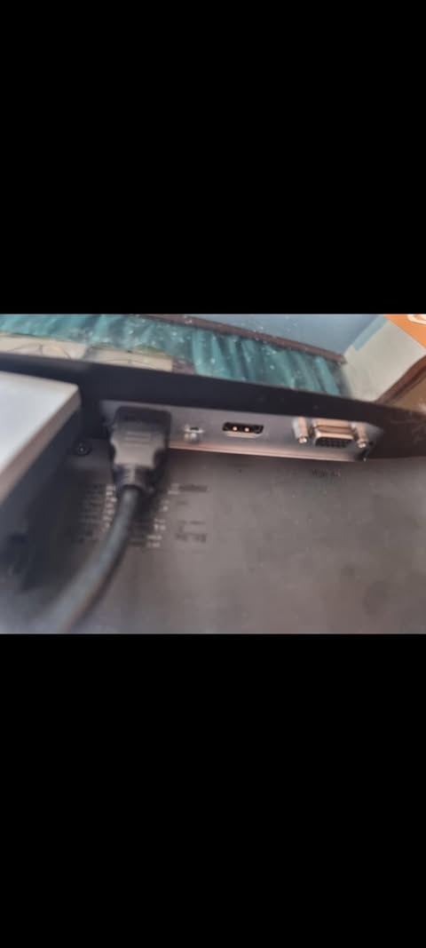 24" Dell SE2417HGX - 4