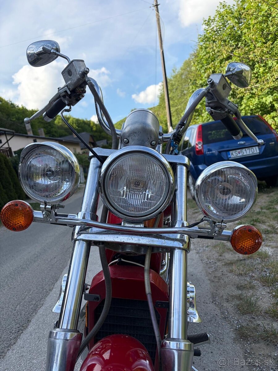 Suzuki VS 800 Intruder - 4