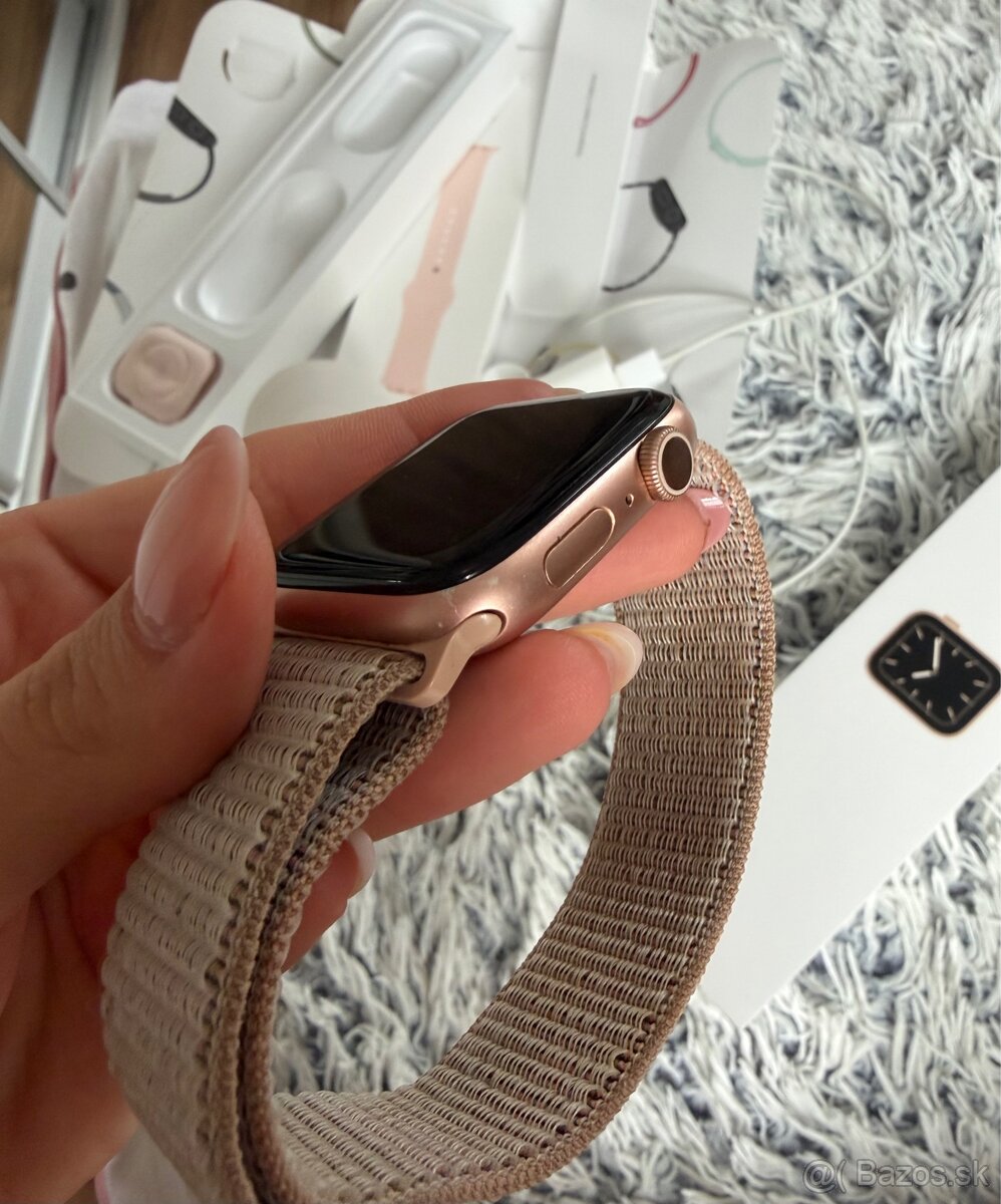 Apple watch series 5 - 4