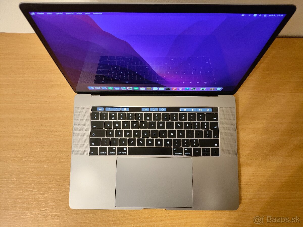 MacBook Pro 15 2017 | i7 • 16GB • 256GB 💶 - 4