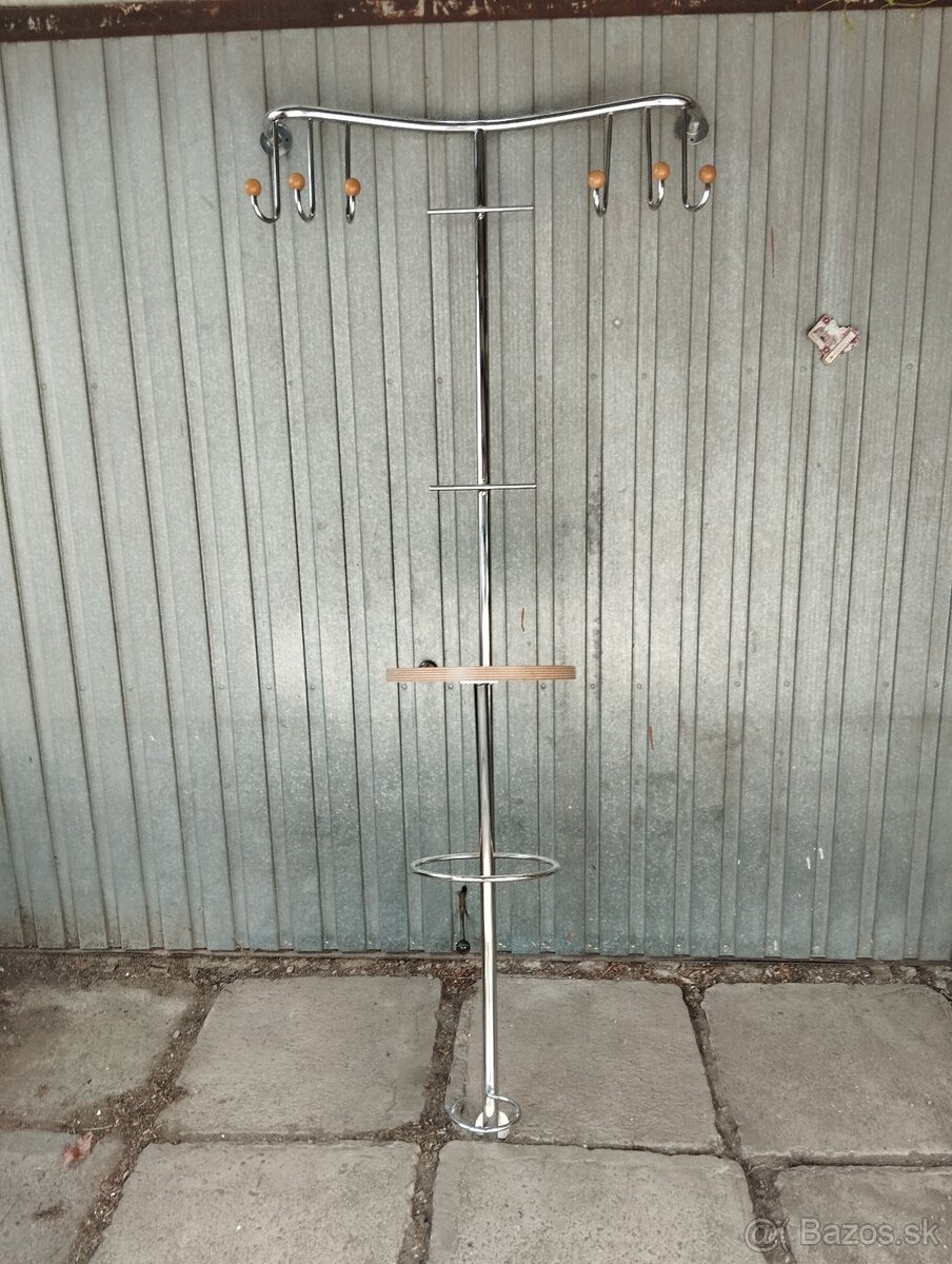 Vešiak - 4