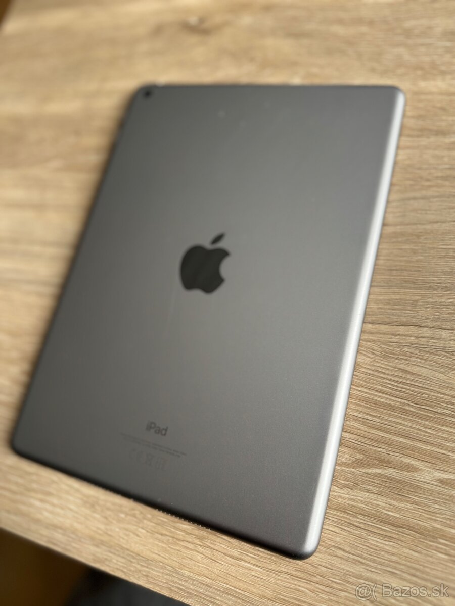 Apple iPad 6. generácia (9.7") 128 GB Space Gray - 4