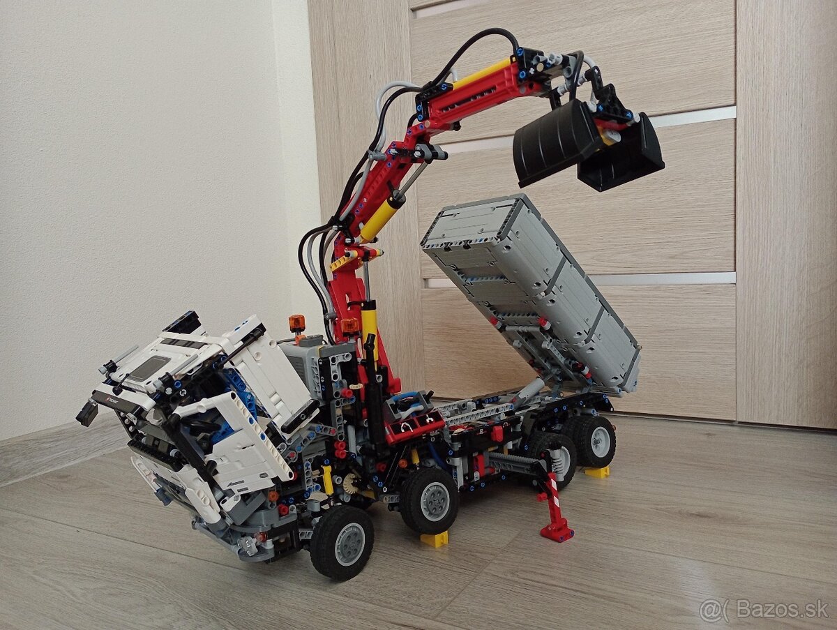 LEGO® Technic 42043 - 4