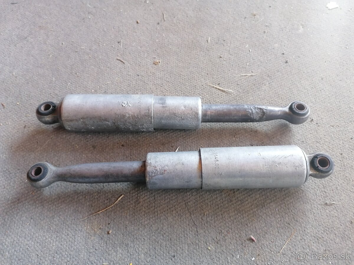 Zadné tlmiče na Stadion S22 - 4