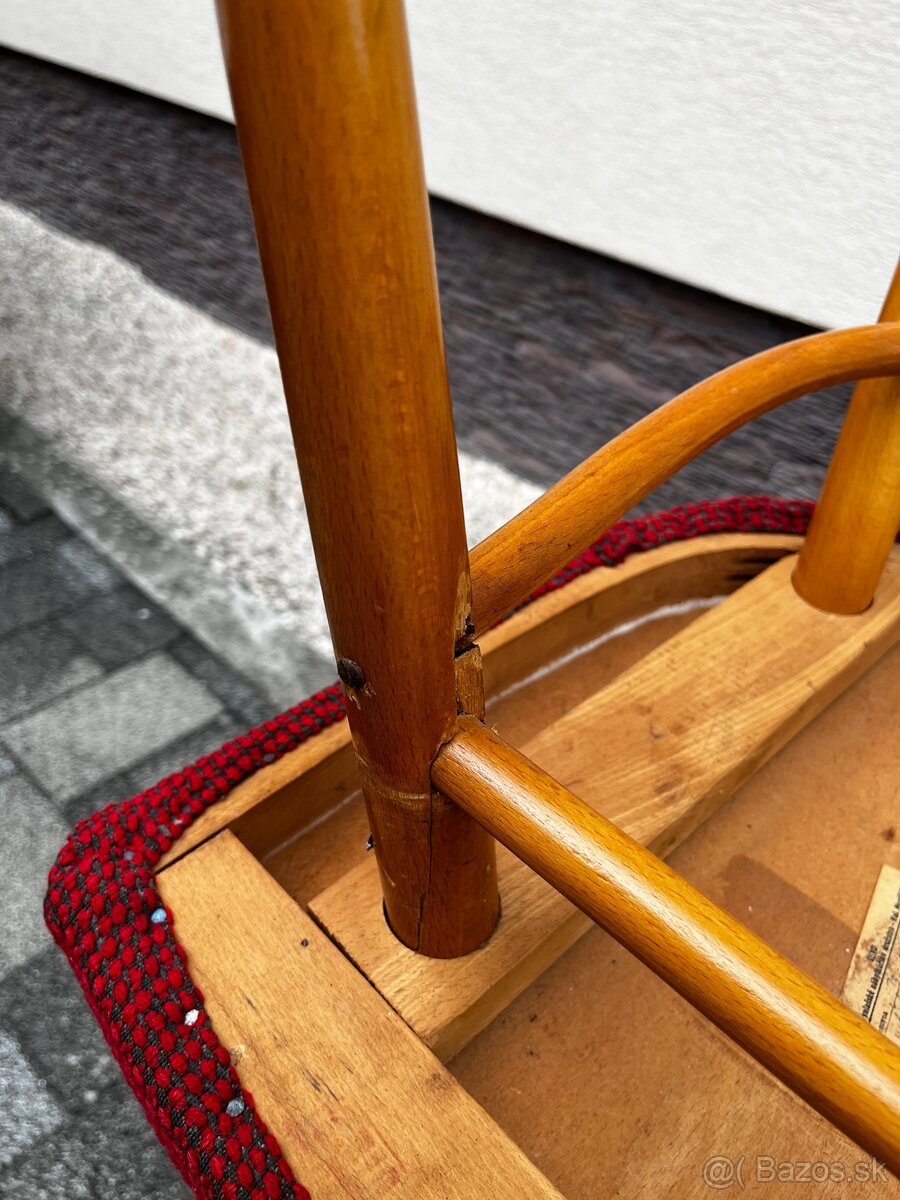 Stoličky TON 514/2 cena spolu - 4