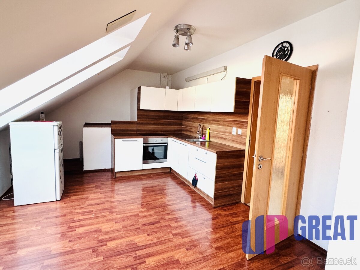 Na prenájom priestranný 3-izb.byt s terasou v meste SKALICA - 4