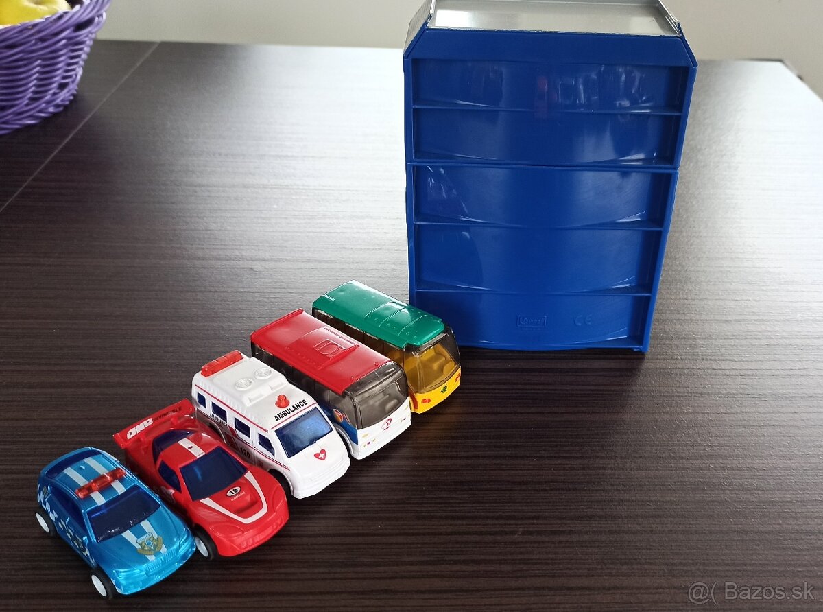 Policajná stanica a 5 áut, angličáky - 4