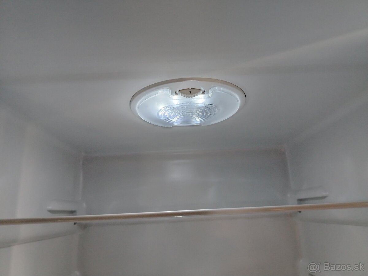 Chladnička s mrazničkou - 4