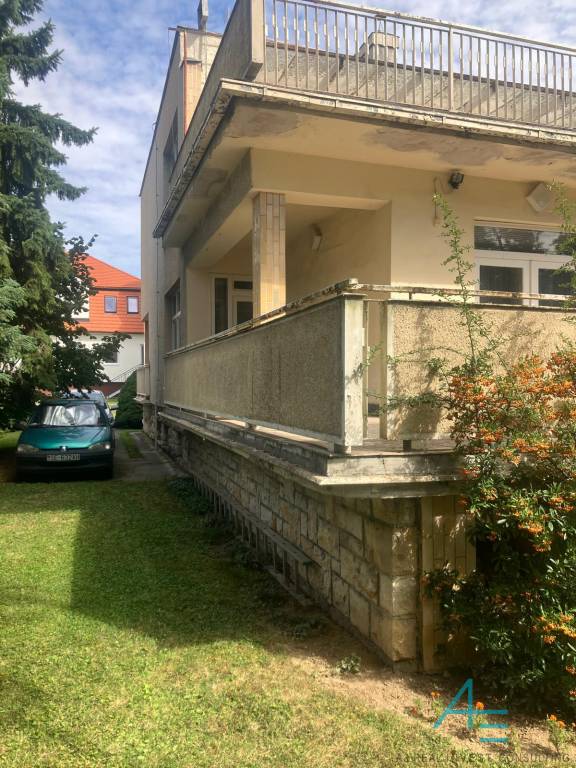 Vila, 6 i, aj pre dve rodiny, na firmu , so záhradou v cent - 4