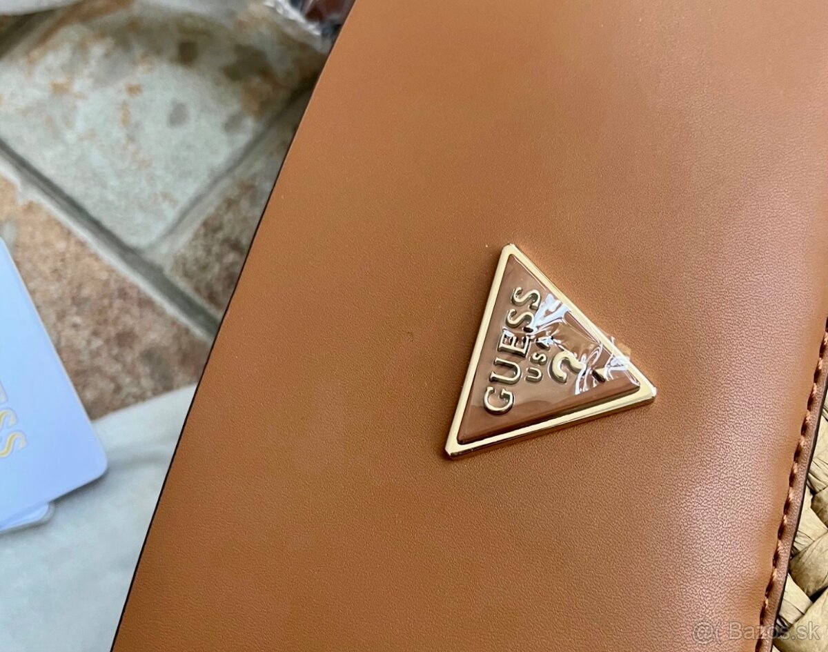 Nová kabelka Guess s visačkami a dustbagom - 4
