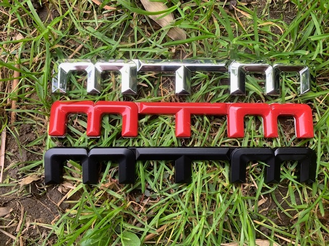 MTM ZNAK CERVENY CIERNY CHROMOVY - 4