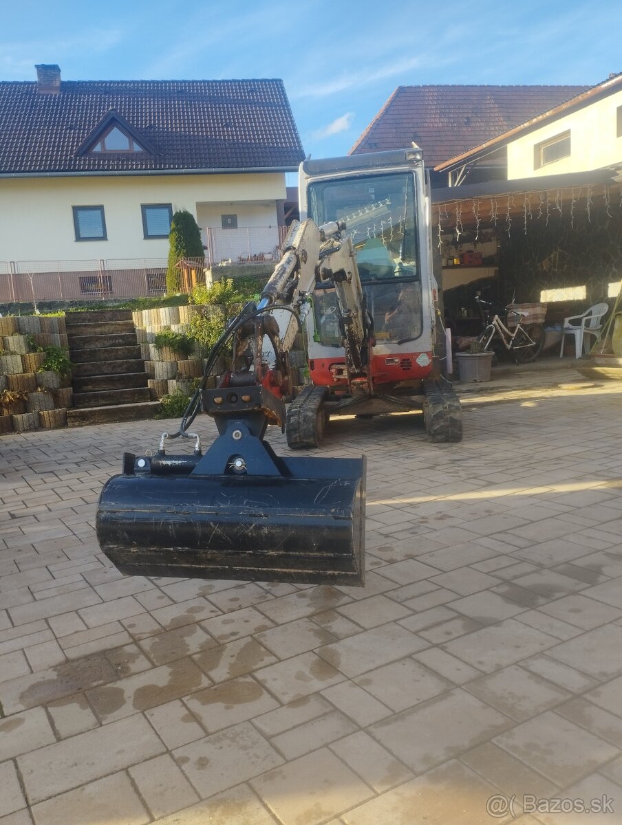 Minibager Takeuchi TB016 - 4
